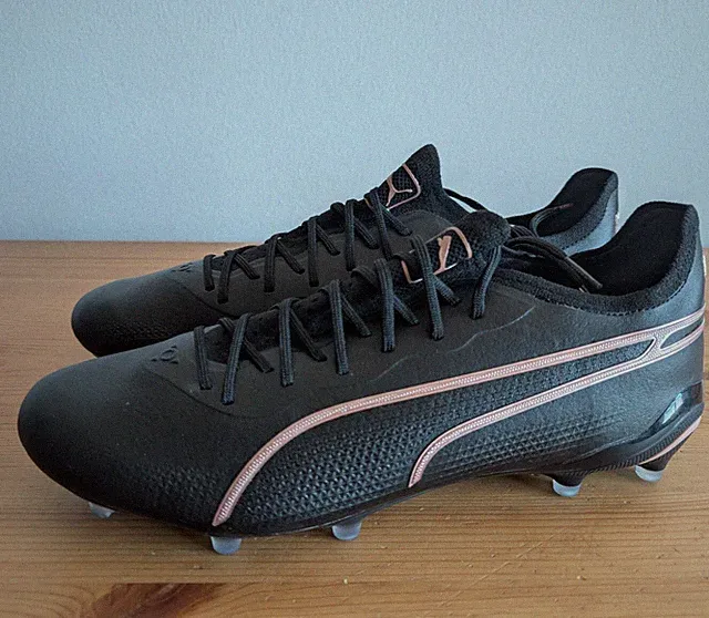 Puma King Ultimate FG/AG Men's Size 10 Leather Soccer Cleats Black 107563-07