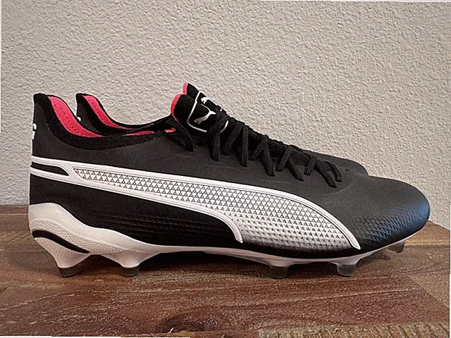 Puma King Ultimate FG/AG Soccer Cleats Black/White 107563-01 Men's Sz 11 NEW!