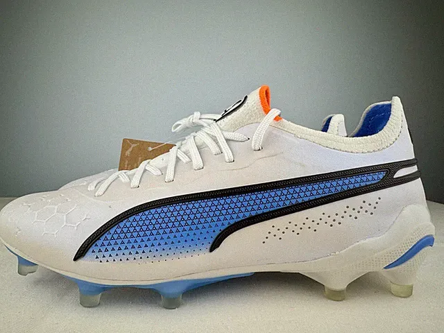 Puma King Ultimate Firm GroundAg Soccer Cleats Womens Size 6.5 White Athletic