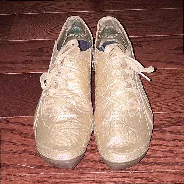 PUMA Men's Low Top Athletic Soccer Sneaker Gold Lace Up Rubber Cleats