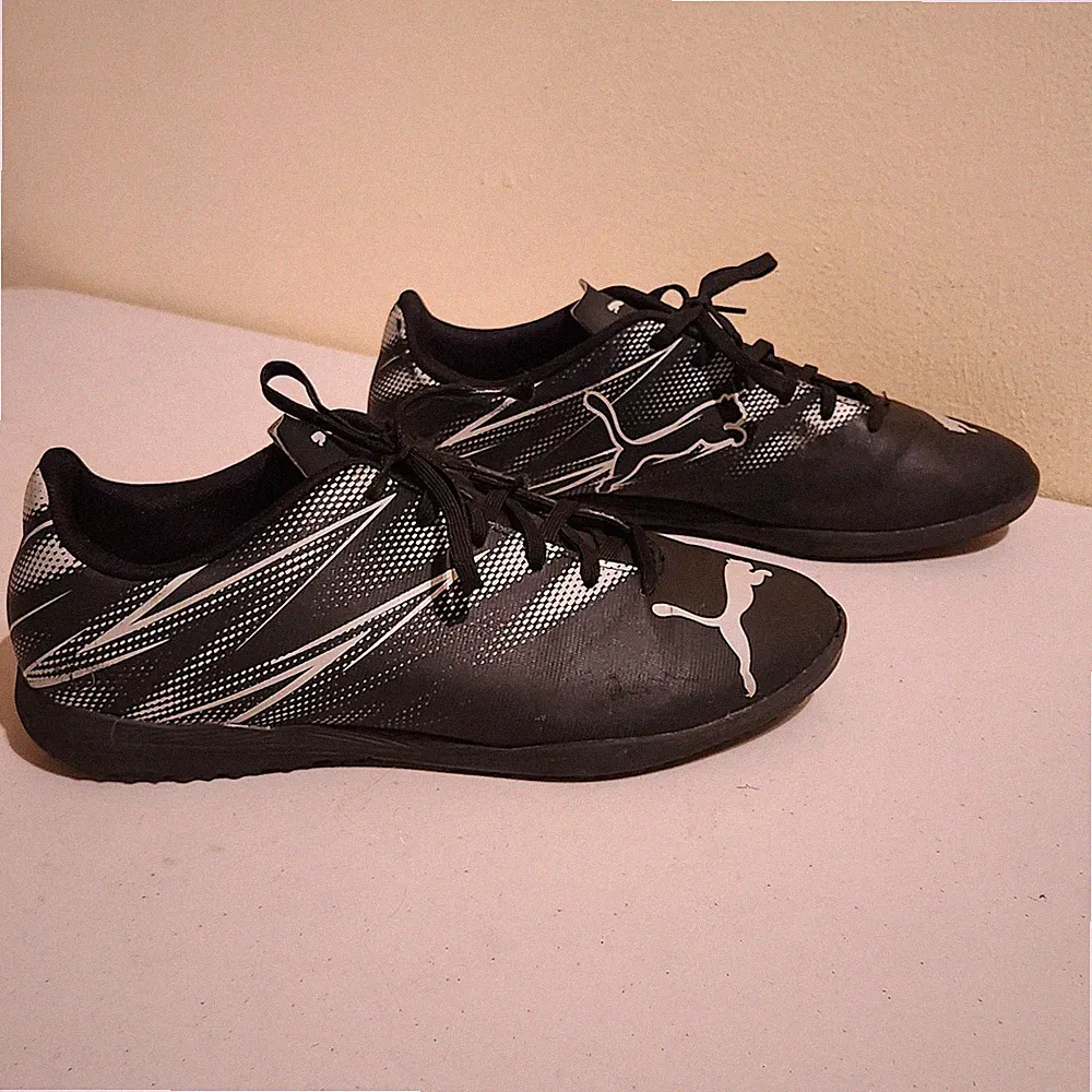 PUMA Men's Sz 8 Attacanto TT Turf Soccer Shoes Cleats Black Silver Futbol Shoes