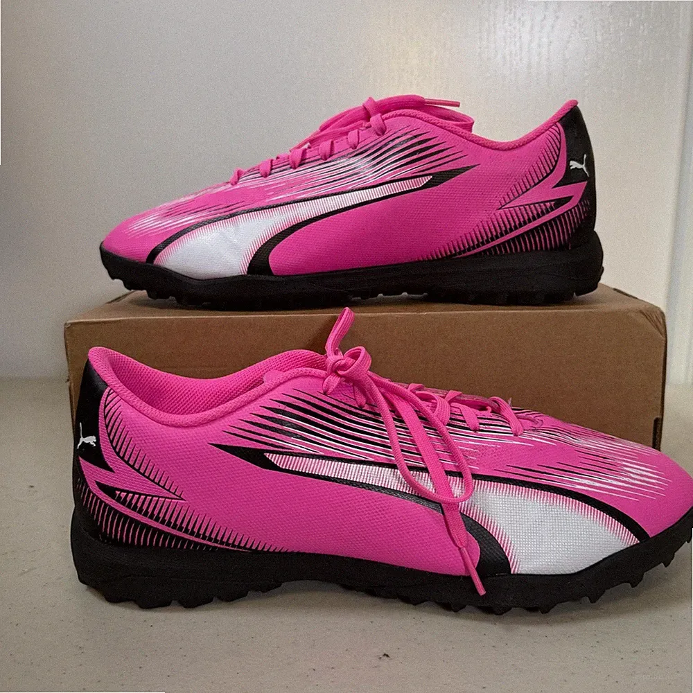 Puma Men's Ultra Play 11 Pink/White Indoor Soccer Cleats Size 11.5