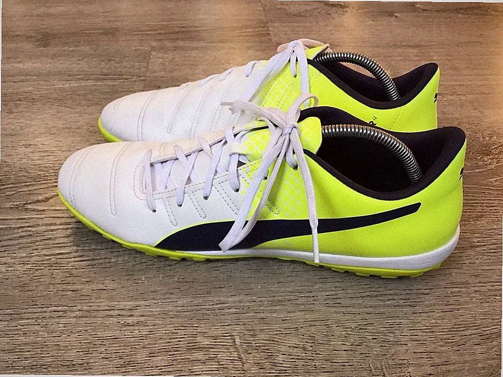 Puma Mens evoPOWER 4 Size 12 Indoor Soccer Cleats Turf Neon Yellow White 103588