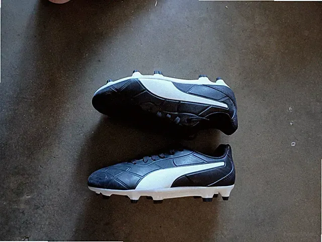 PUMA Monarch FG Jr Youth Soccer Cleats Us Size 1.5C Brand New In Box