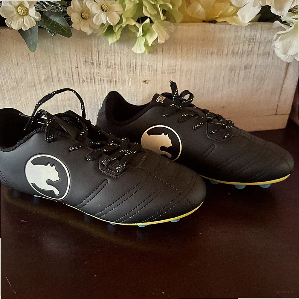 Puma NEW Youth ProCat Speed Force Soccer Cleats Boys 4 35.5 Black Shoes PCTS11