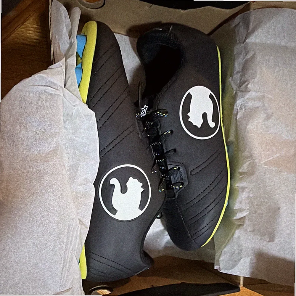 PUMA ProCat Soccer Cleats Unisex Youth US Size 3 Black/White