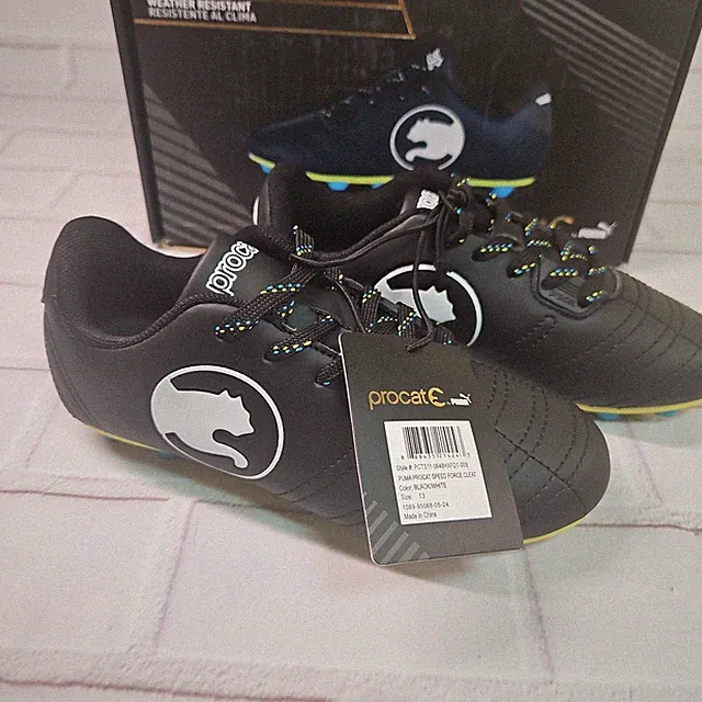 PUMA ProCat Speed Force Soccer Cleats Youth Kids Size 13 Black White New