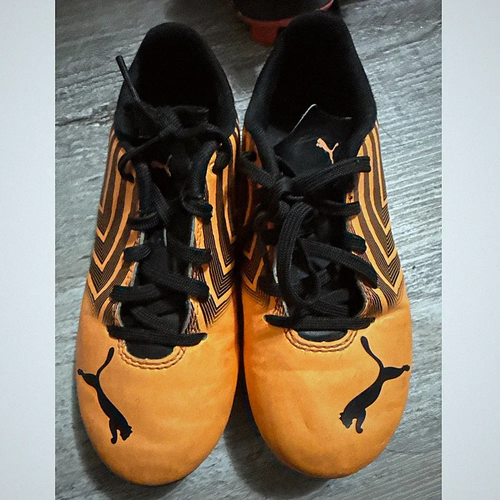 Puma Rapido III FG AG Kids Soccer Cleats Orange Black 106704-01 Size 13 US