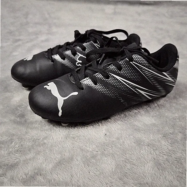 Puma Soccer Cleats Kids Size 1 Black & Silver Attacanto TT Jr. Turf Training