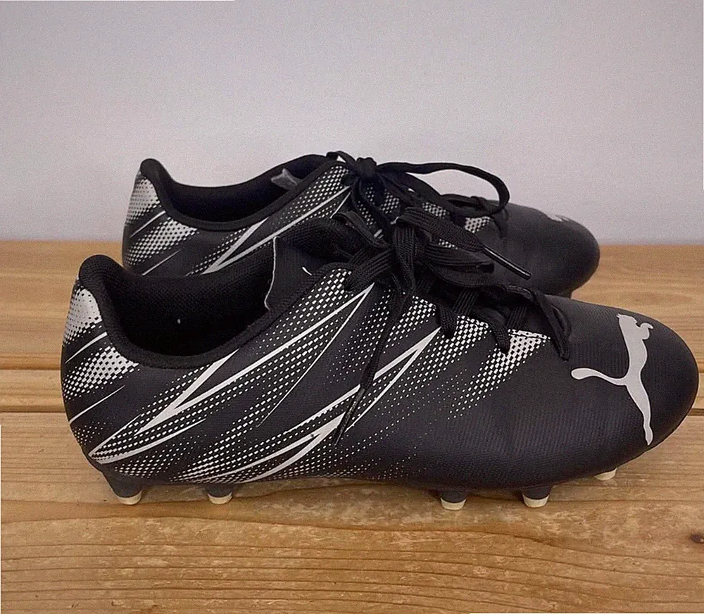 Puma Soccer Cleats – Kids Size 3.5 (EU 35) – Black/White