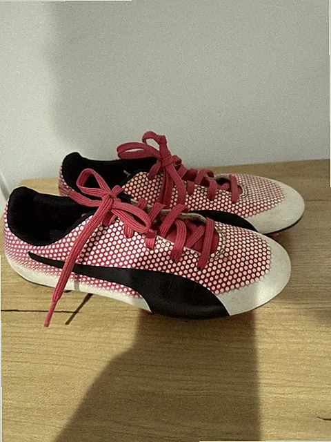 PUMA Soccer Cleats Unisex Pink White And Black Kids size 2 C