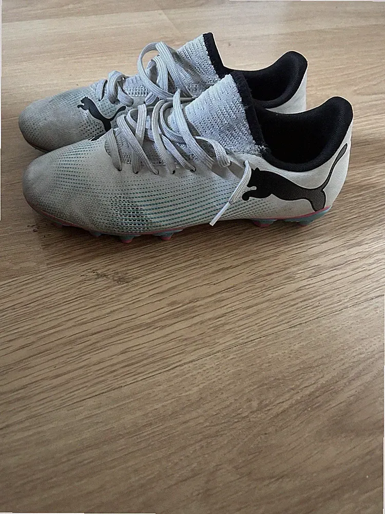 PUMA Tacto II Youth Soccer Cleats Ground Artificial, Size 3.5