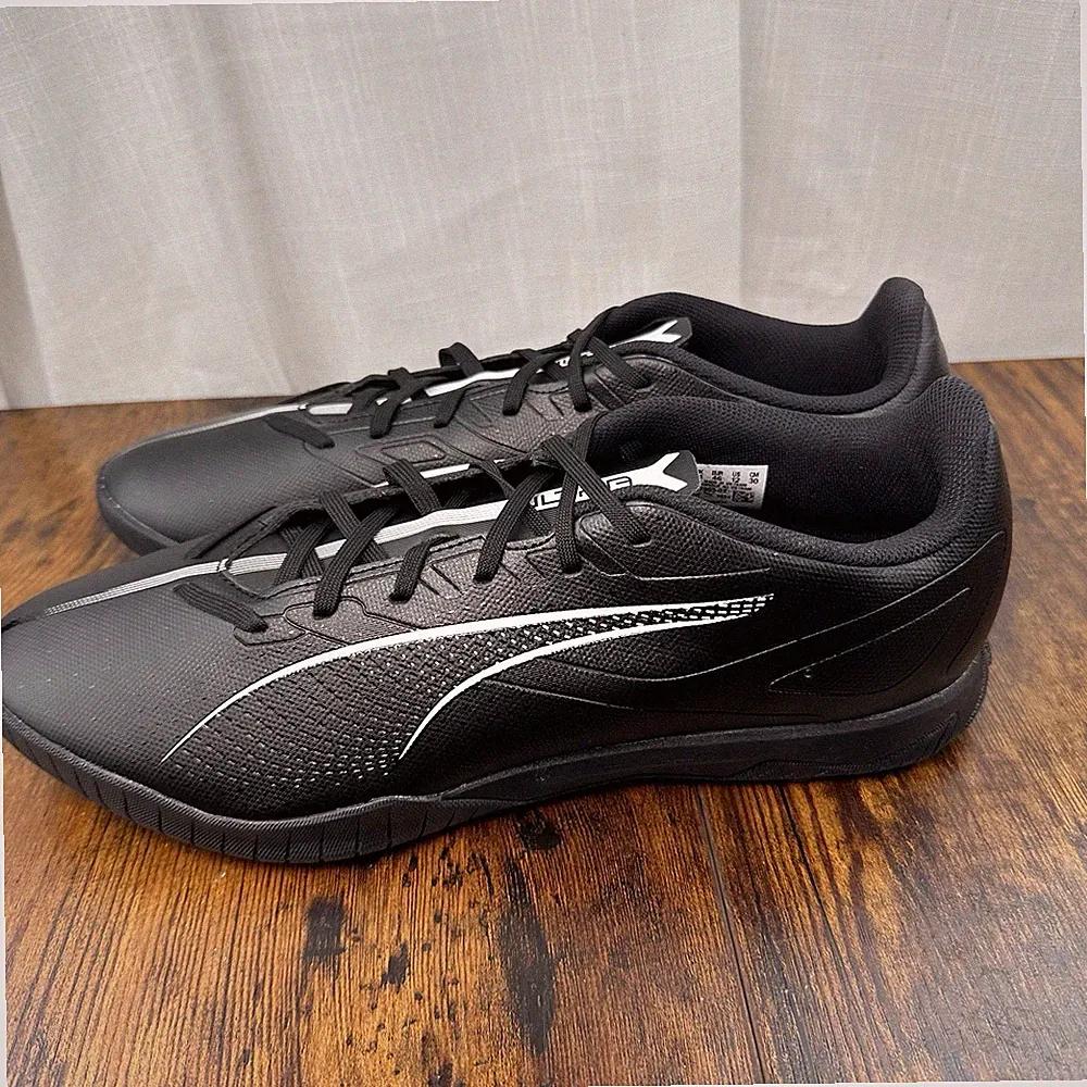 Puma Ultra 5 Play 107905-02 Black White Low Top Turf Soccer Cleats M 12 Defects