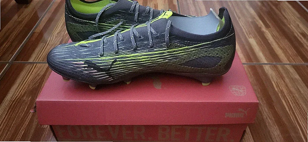 PUMA Ultra 5 Pro Soccer Cleats Mens Grey Sneakers Mens 9.5