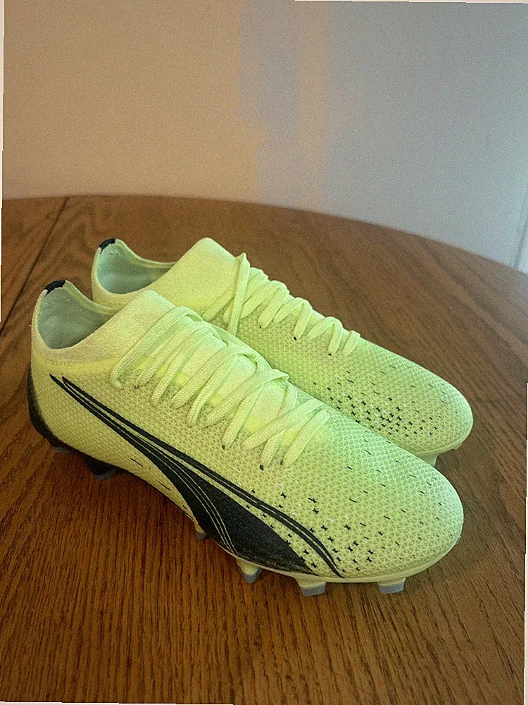 soccer cleats women
