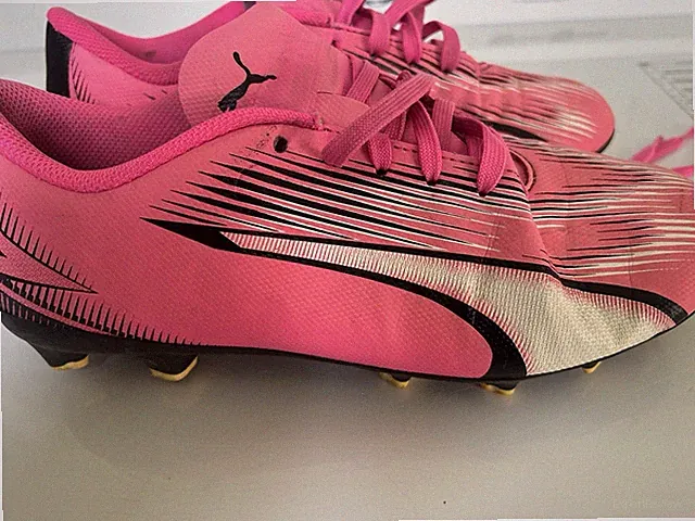 Puma Ultra Play Kids Shoes 4 Pink/ Black Leather Lace Up Soccer Cleats 107775-01