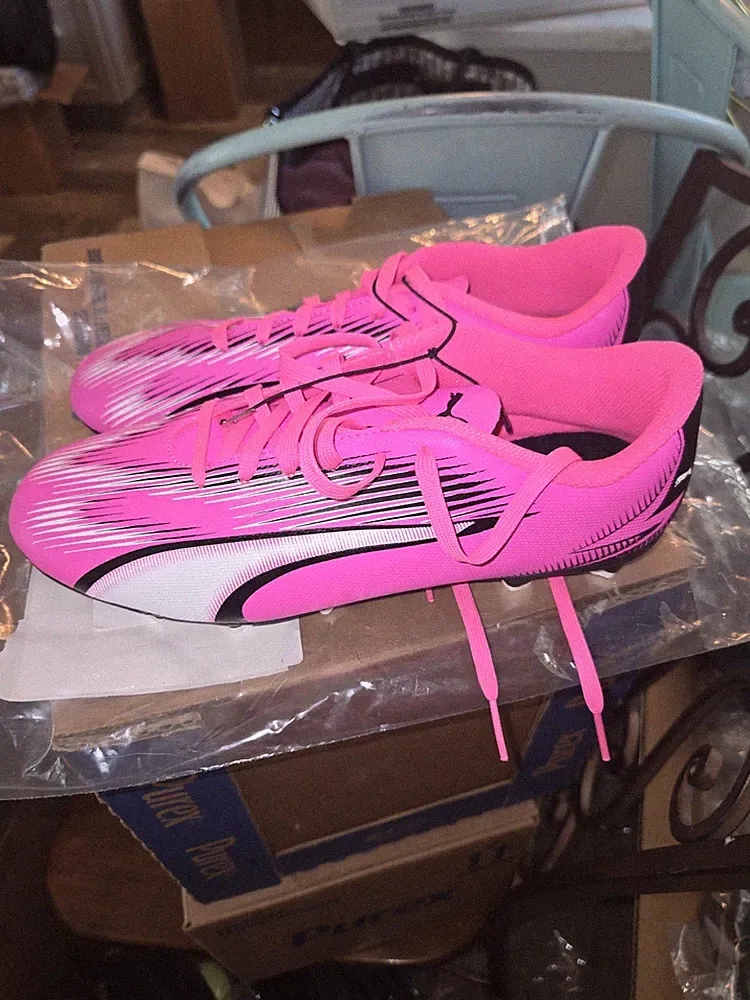 Puma Ultra Play youth Soccer Cleats Size 6.5 Pink W/Black FG/AG 107775-01 New