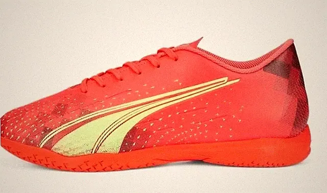 Puma US 10 Ultra Play IT Indoor Soccer Cleats Football Boots Coral EUR 43 New