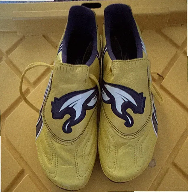 PUMA V1.11 K - Leather. Size men’s 7.5. Very rare.