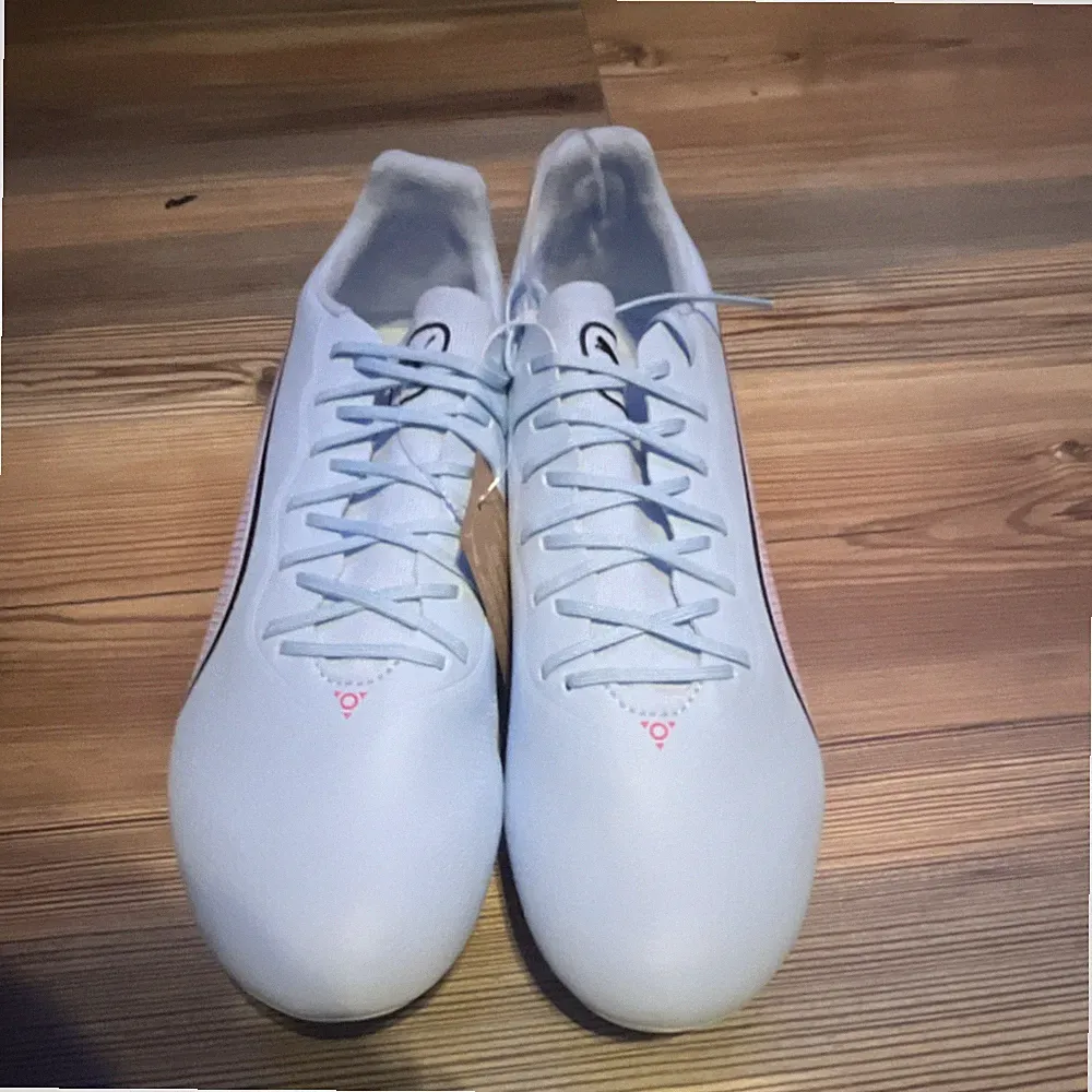 PUMA Women's Fit Light Blue Soccer/football Cleats US Size 11.5 Women 10.5 Mens