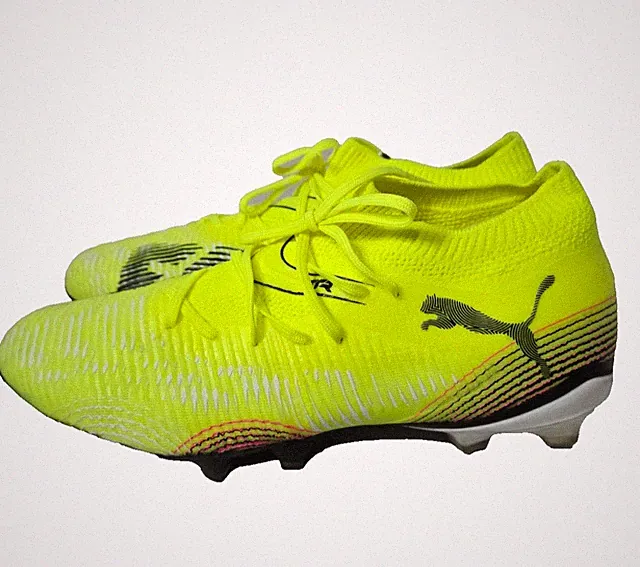 Puma Women's Soccer Cleats Size 7.5 Yellow Alert FUTURE 8 MATCH FG/AG
