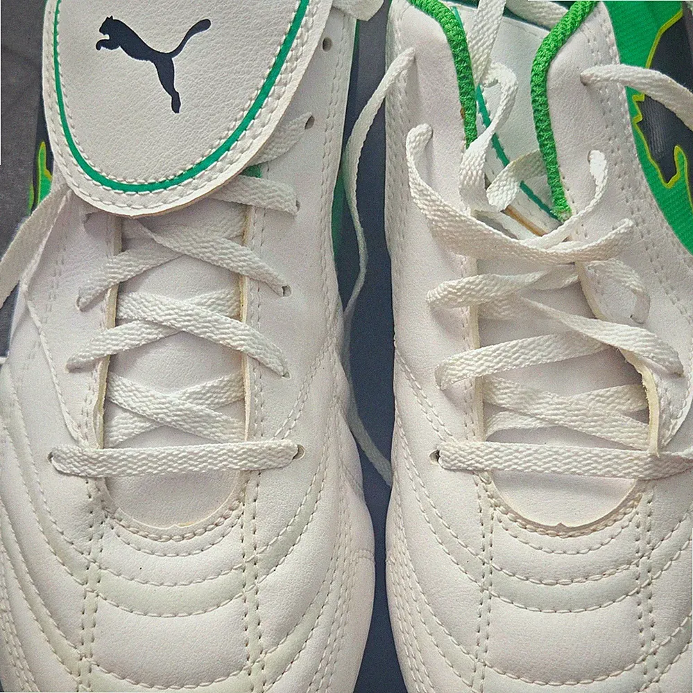 PUMA Women's Soccer Cleats White/Green Synthetic US 6 Medium (B,M)