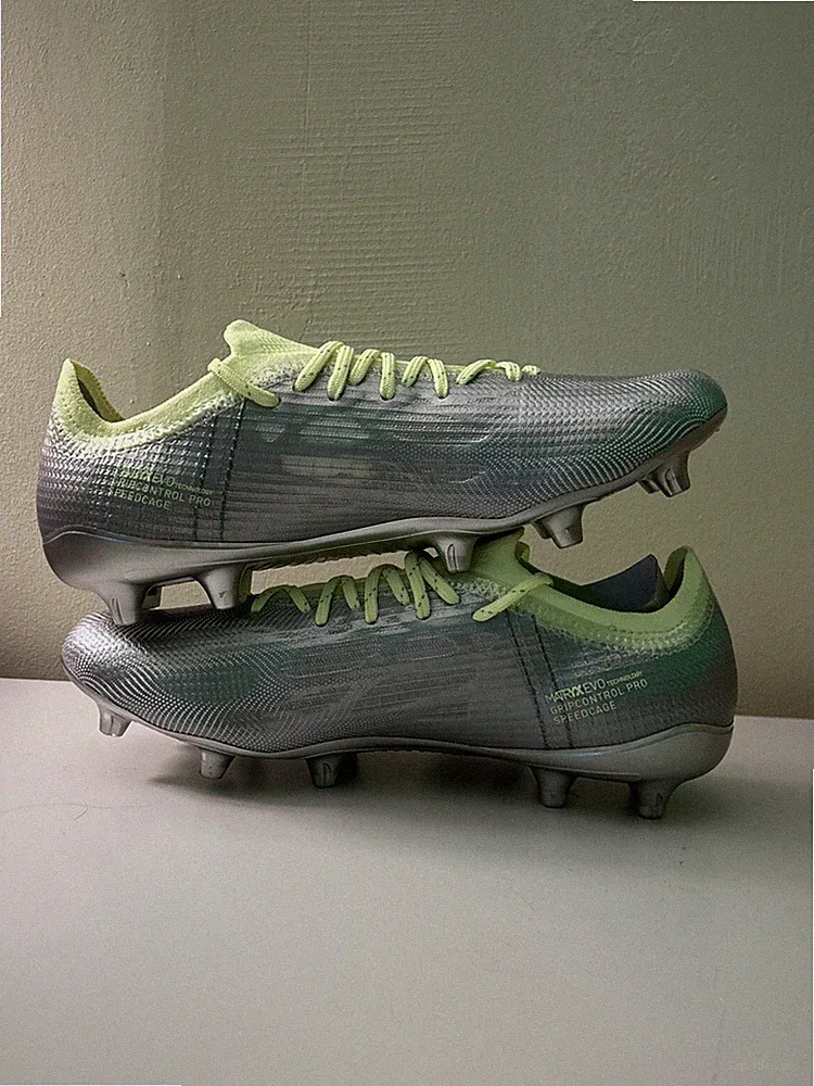 Puma Women's Ultra 1.4 FG/AG Soccer Cleats 106723-01 Diamond Silver Size 6.5