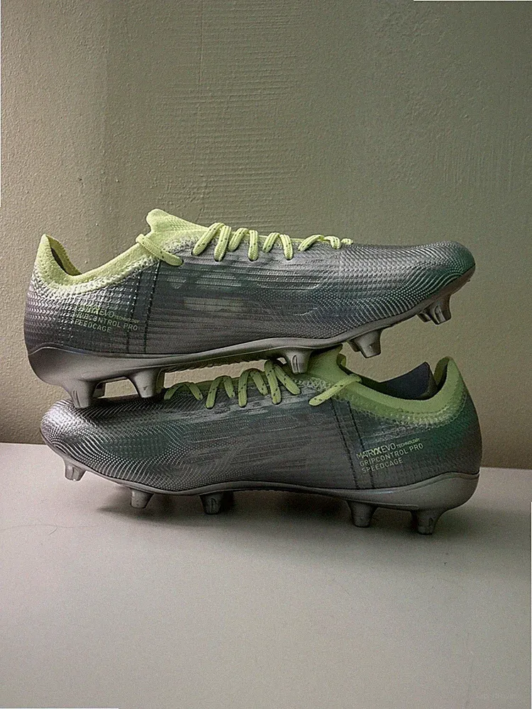 Puma Women's Ultra 1.4 FG/AG Soccer Cleats 106723-01 Diamond Silver Size 7.0