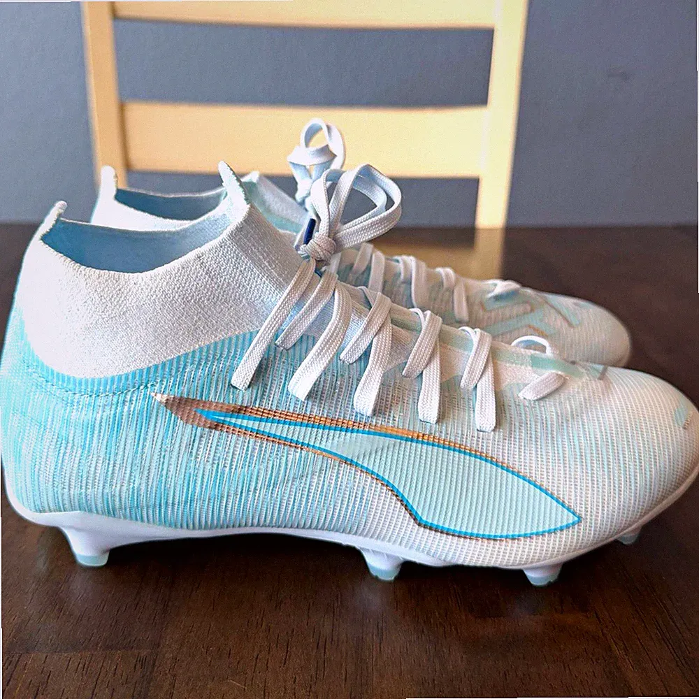 PUMA Women’s Ultra 5 Soccer Cleats - Baby Blue, US Size 7, Medium