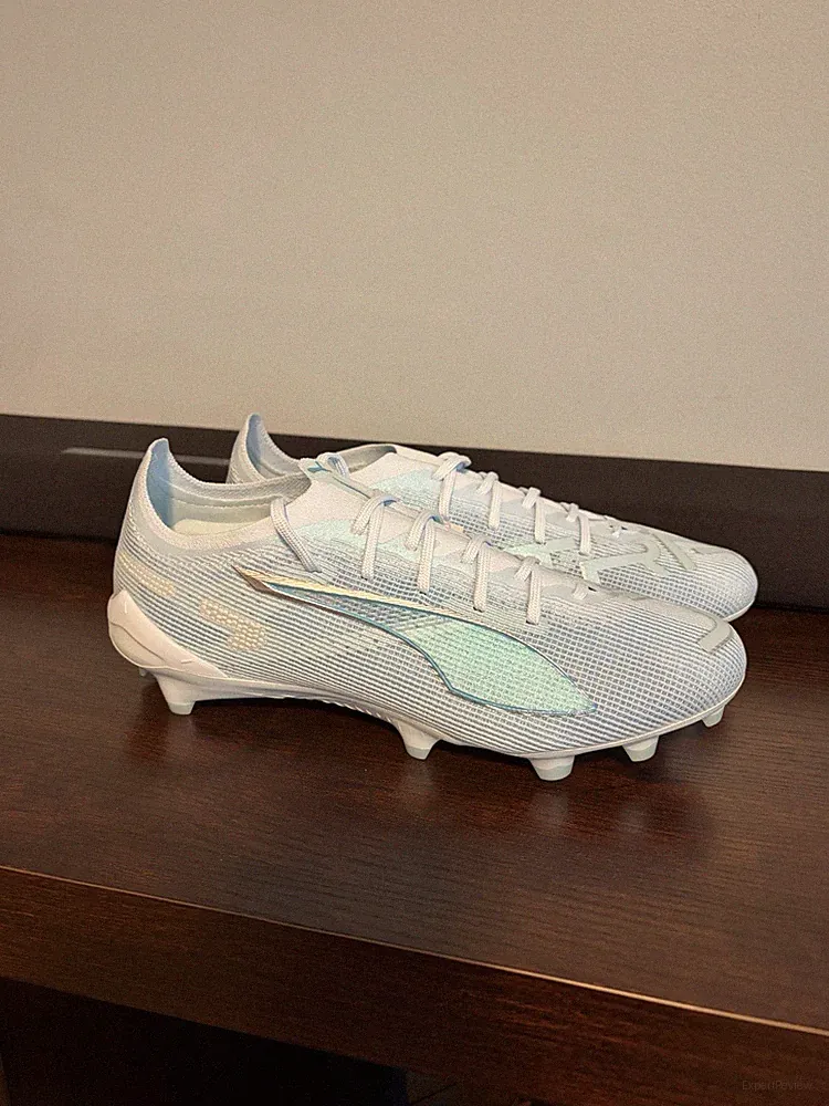 PUMA Women's Ultra 5 Ultimate Light Up Firm Ground Soccer Cleats