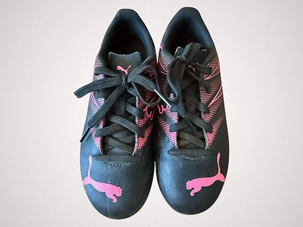 Puma Youth Jr. Attancano Girls Soccer Cleats Black & Pink Size 13