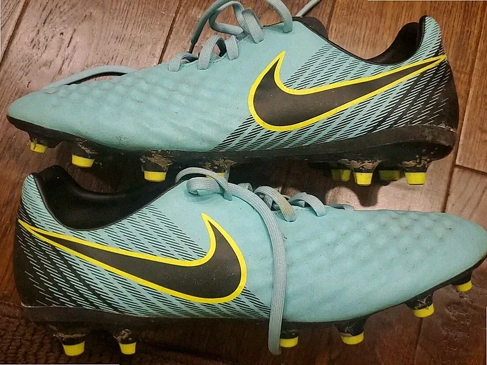 RARE 2017 Nike Magista Opus II SG Pro Soccer Cleats Blue Aqua Womens Size US10.5