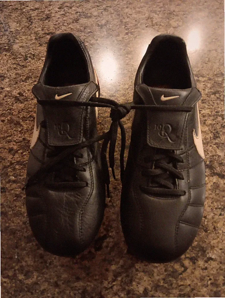 RARE Nike Air Legend Ronaldinho R10 FG Soccer Cleats Black Gold 2006-2007 Size 7