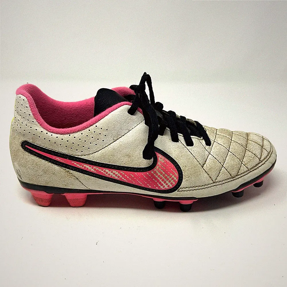 RARE🔥 Sz 7.5 Nike Tiempo Rio II FG White Pink Leather Soccer Cleats 630860-163