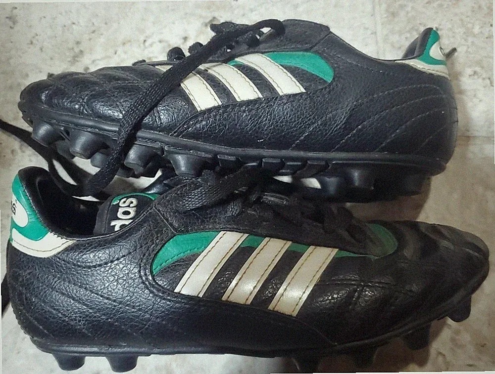RARE VINTAGE 1998 ADIDAS DIEGO BLACK/GREEN SOCCER CLEATS YOUTH SIZE US2.5
