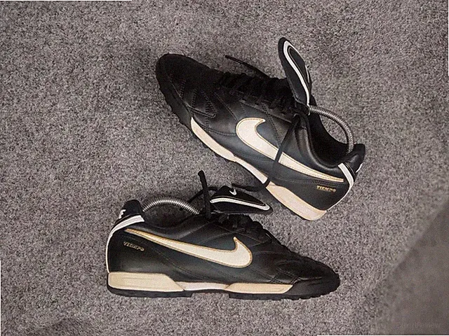 Rare Vintage Nike Air Tiempo Ronaldinho turf Black Leather sneakers Spccer