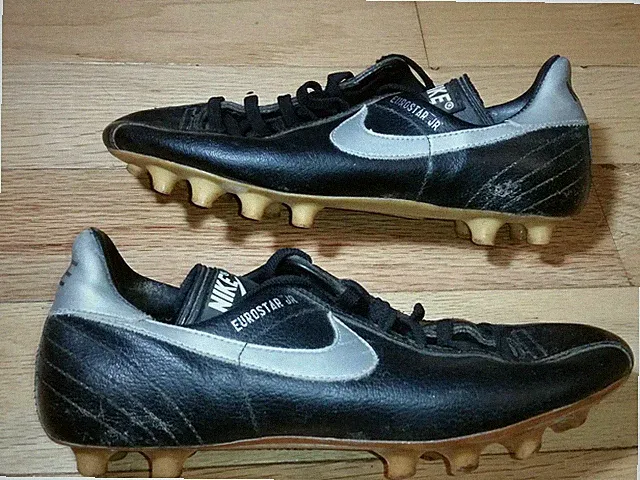 Rare! Vintage Nike EuroStar Jr Soccer Cleats Size 4.5 Black Kids Youth.