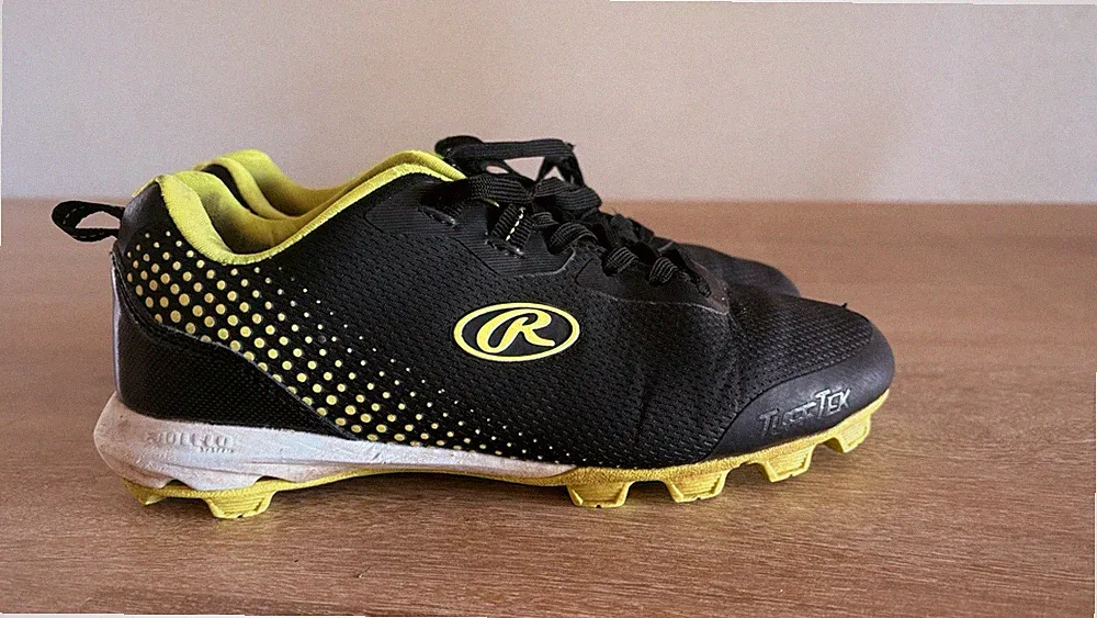 Rawlings Baseball Cleats Size 4D Youth Kids Soccer Football Shoes Wide Width