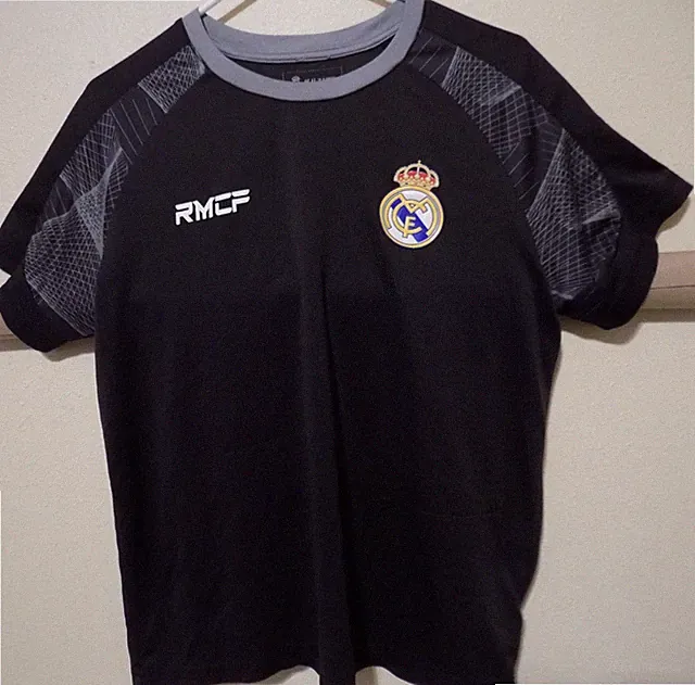 Real Madrid RMCF Soccer Jersey (Medium Adult) /2018/Unisex/Good Cond.
