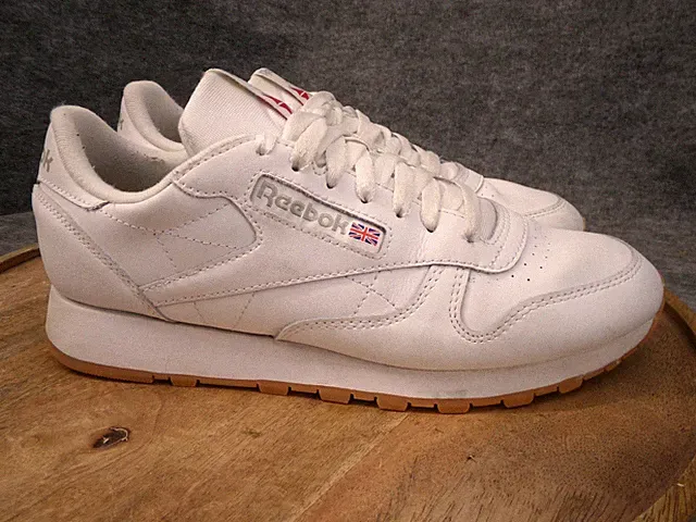 Reebok Classic Leather Men's Size 9 US (100008491) White Gum Running Sneakers