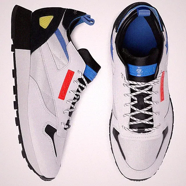 Reebok US 13 Men's White Black Blue Red Yellow Retro Classic Ree Dux FV3206 New