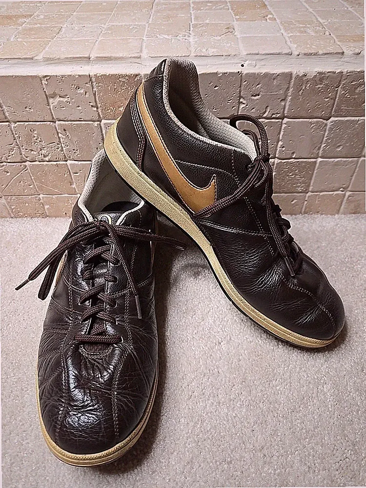 Ronaldinho Mens 12 NIKE AIR Indoor Soccer Shoes 315261-271 Brown - Needs repair