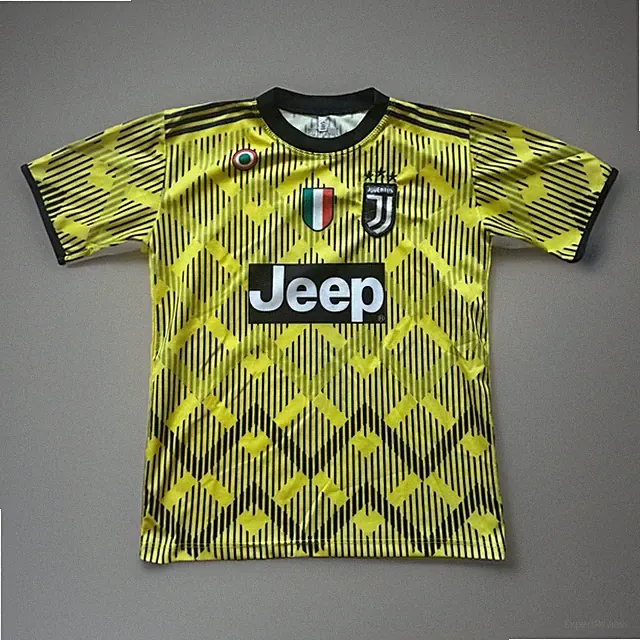 Ronaldo 7 Juventus Soccer Jersey Youth Size 10 Yellow Black Chevron Graphic Kid