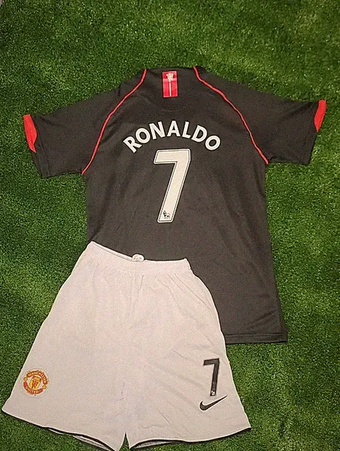 Ronaldo #7 Man United 2007/2008 Retro Jersey Kids 12-13 YEARS #28