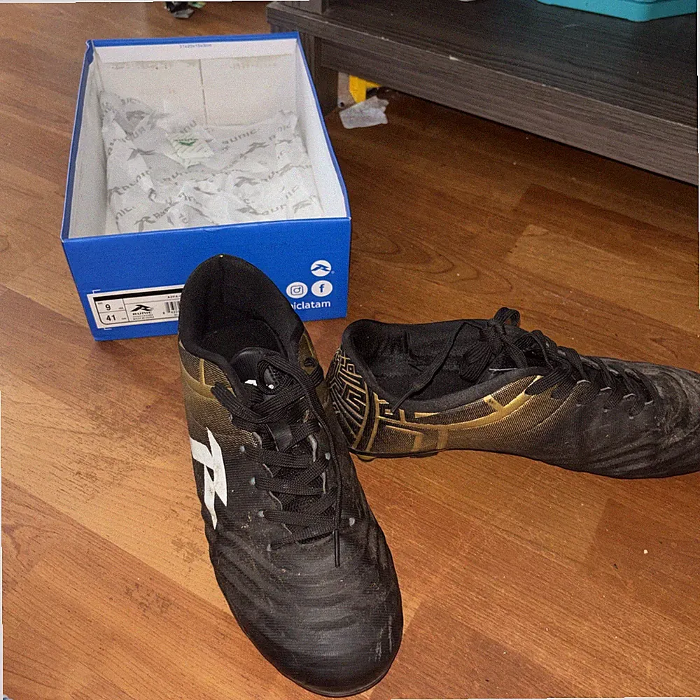 soccer cleats mens
