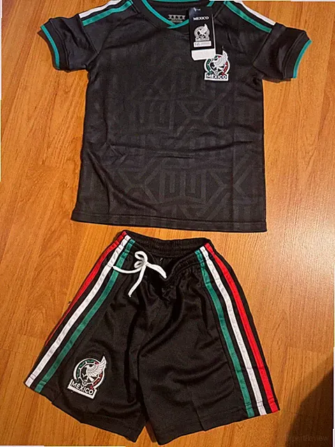 Seleccion Mexicana Jersey and Shorts for Children. Playera y Shorts. New. 2026