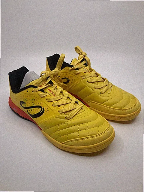 Senda Ushuaia Pro 2.0 Futsal Shoe Men's Size 8 Yellow