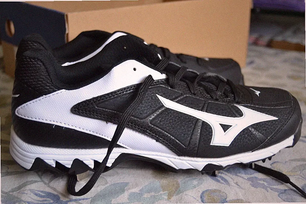 shoe 8.5 W soccer cleats MIZUNO black white 9 METAL spike select 2 NIB
