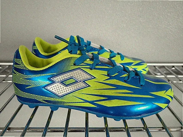 shoes CLEATS soccer LOTTO blue/green size 10 youth