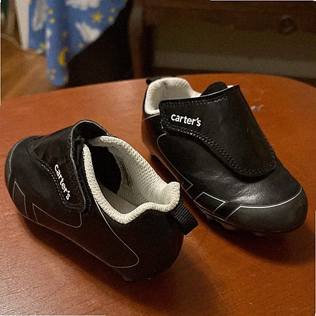 Shoes for lil' soccer star! Carter's Sz.7 black athletic shoes with real Cleats!